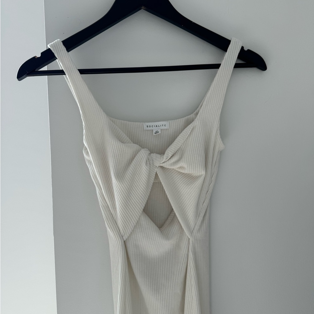 Socialite White Ribbed Cutout Midi Dress - Picture 4 of 6